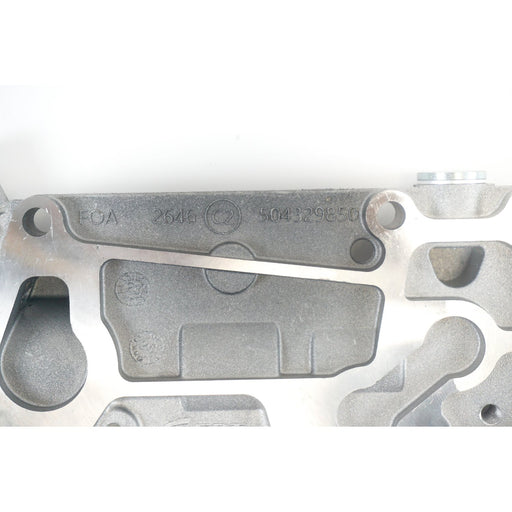 271930 Cylinder Head Cover